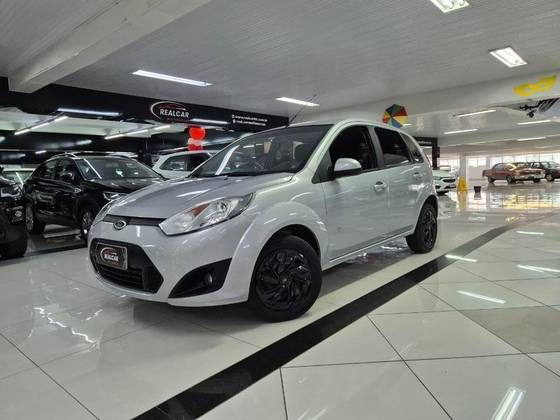 FORD FIESTA 1.0 ROCAM HATCH 8V FLEX 4P MANUAL FORD FIESTA 1.0 ROCAM HATCH 8V FLEX 4P MANUAL